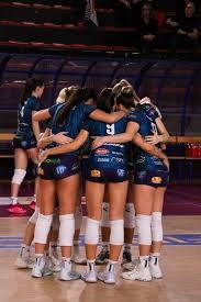 美媒预测湖人休赛期8笔引援交易：4换1引进拉文 两届盖帽王在列